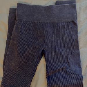 BO+TEE scrunch butt leggings